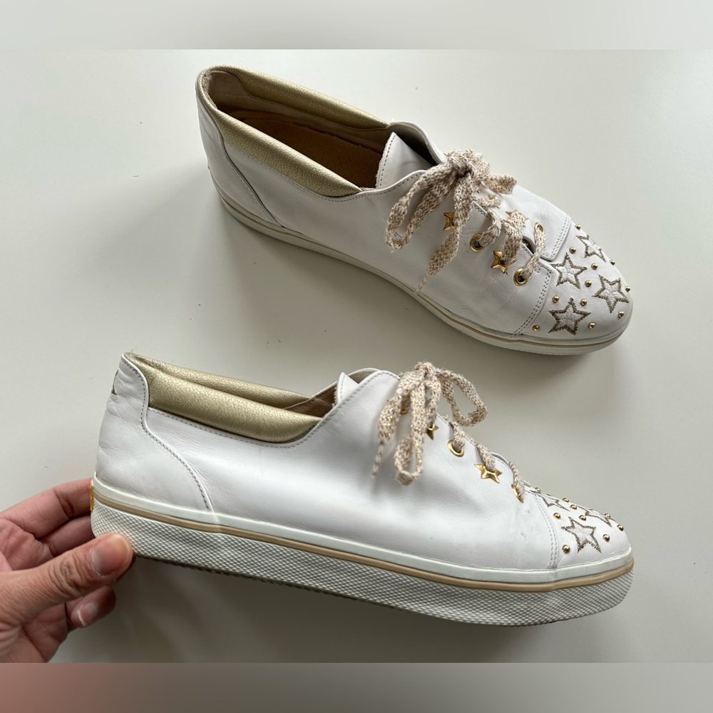 Vintage Stuart Weitzman White Leather Gold Star Studded Lace Up Sneakers 8.5